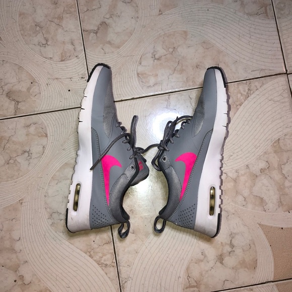 Nike - Picture 2 of 7